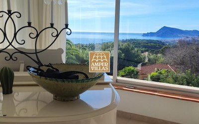 Spacious unique villa with beautiful panoramic views.